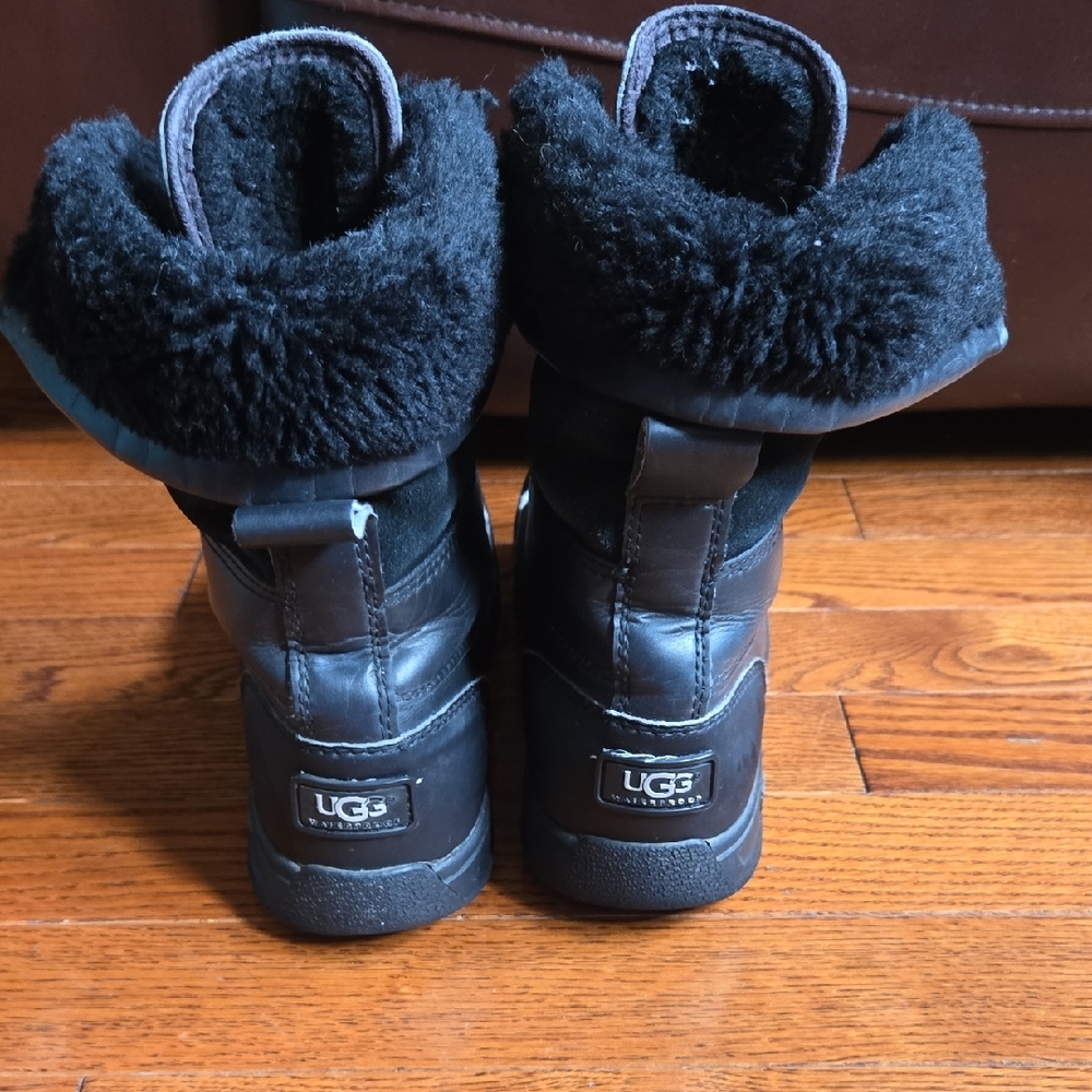 UGG Black Leather Winter Boots with Shearling - Picture 3 of 4